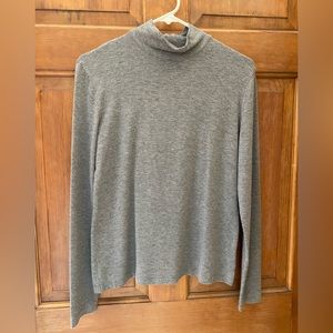 Akris Punto Long Sleeve Gray Turtleneck